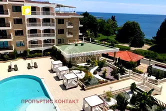 Тристаен апартамент в Бургас, Несебър