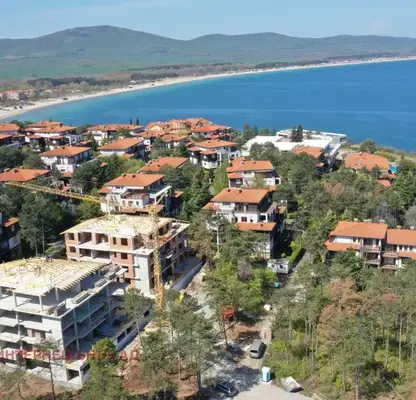 Снимка 2 — Тристаен апартамент в Бургас, Созопол