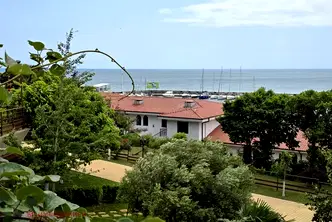 Тристаен апартамент в Бургас, Свети Влас