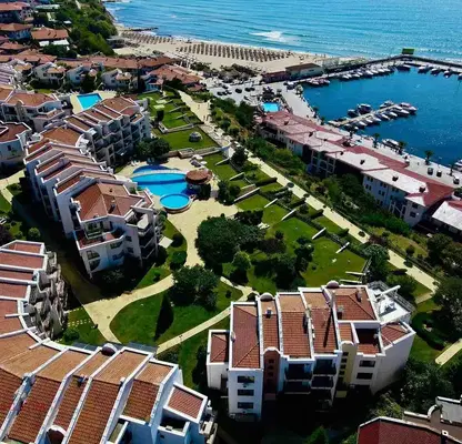 Снимка 2 — Тристаен апартамент в Бургас, Свети Влас