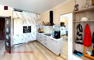 Тристаен апартамент в Бургас, с. Кошарица