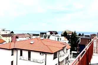 Тристаен апартамент в Бургас, с. Равда