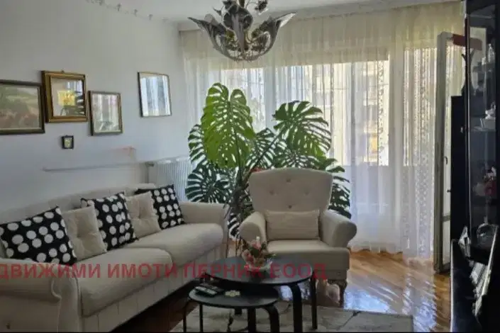 3-bedroom apartment in Oblast Pernik, Radomir