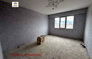 Тристаен апартамент в Перник, Радомир
