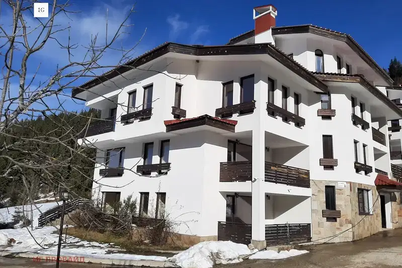 Тристаен апартамент с камина в Пампорово, първи етаж