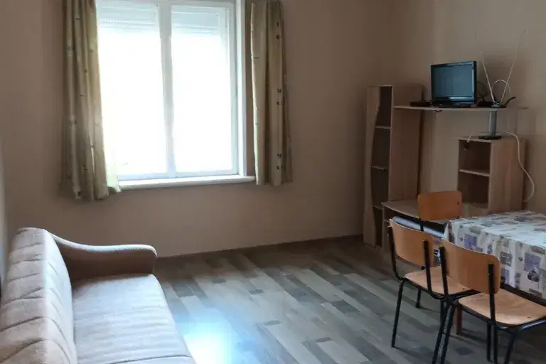 Тристаен апартамент във Враца, Мездра