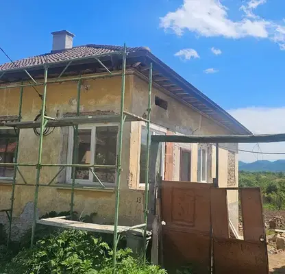 Снимка 3 — Къща с 2 стаи в с. Скравена с двор 850 кв.м.