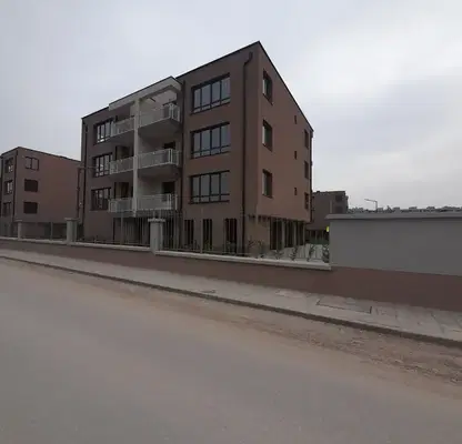 Снимка 3 — Тристаен апартамент с две тераси в Остромила, Пловдив