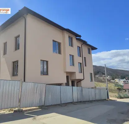 Photo 4 — House in Lozen