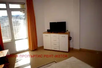 Двустаен апартамент с тераса в Центъра на Бургас
