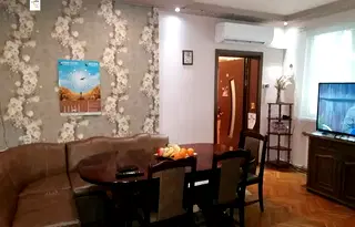 Тристаен апартамент в Добрич, Център