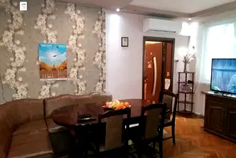 Тристаен апартамент в Добрич, Център
