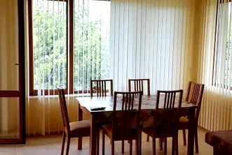 Тристаен апартамент в Добрич, Каварна