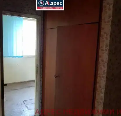 Снимка 4 — Двустаен апартамент в Шумен, 5-ти полк