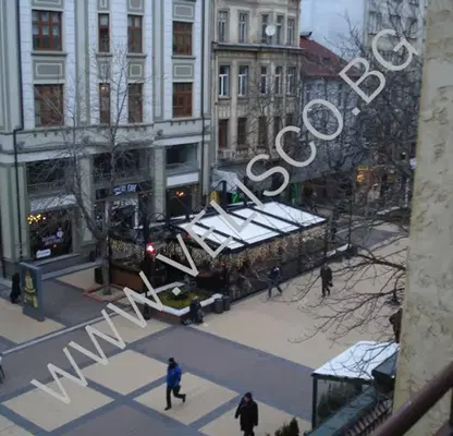 Снимка 2 — Тристаен апартамент с два балкона на бул. Витоша в Центъра на София