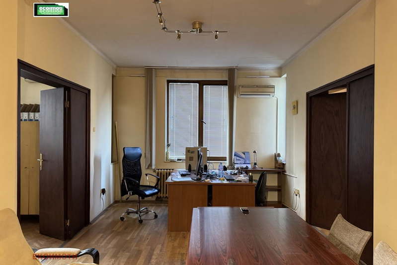 4-bedroom apartment in Sofiya, Centyr
