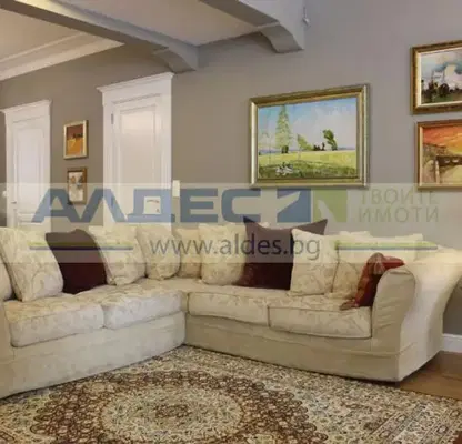 Photo 2 — Luxury 3-room apartment with balcony in Center, Vitosha Blvd