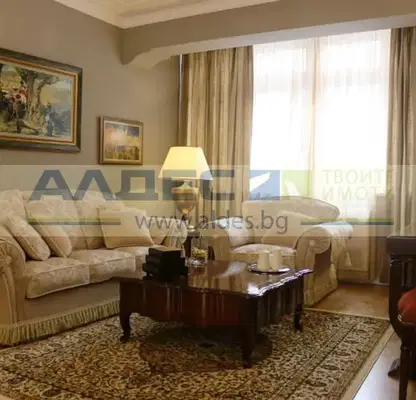 Photo 3 — Luxury 3-room apartment with balcony in Center, Vitosha Blvd