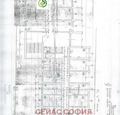 Снимка 2 — Просторен 4-стаен апартамент с 18 помещения в Дървеница, София