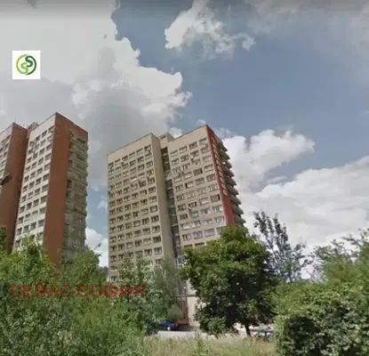 Снимка 3 — Просторен 4-стаен апартамент с 18 помещения в Дървеница, София