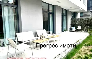 Тристаен апартамент в София, Гео Милев