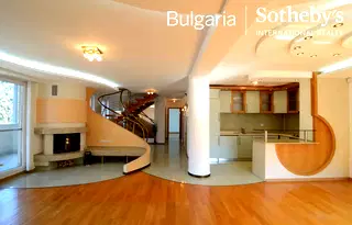 Многостаен апартамент в София, Лозенец