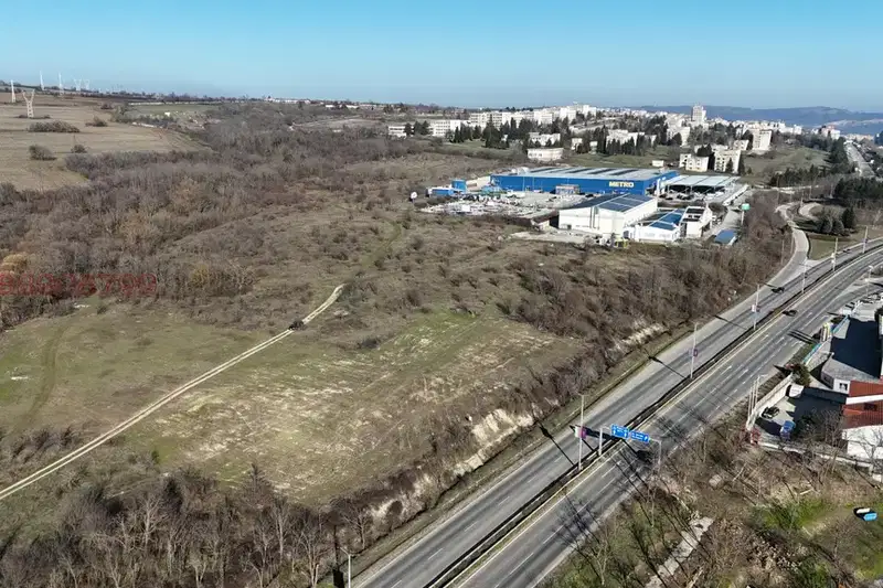 Парцел във Велико Търново, Акация