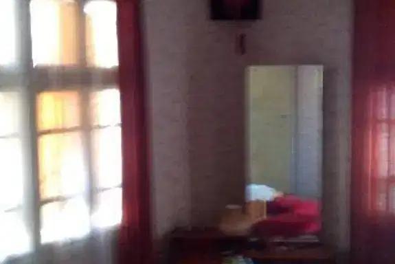 Two-storey house with 5 rooms and large yard in Dragizhevo village