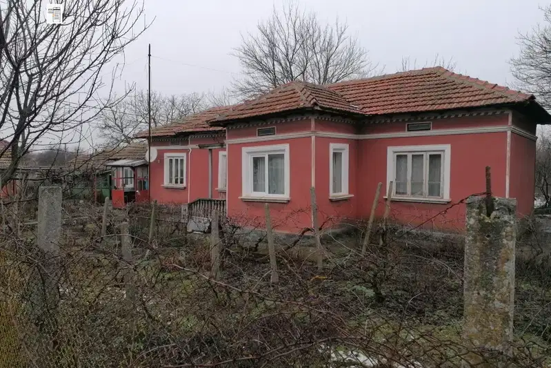 House in Oblast Dobrich, Dybovik