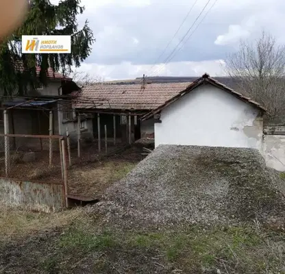 Снимка 4 — Къща във Велико Търново, с. Горски горен Тръмбеш