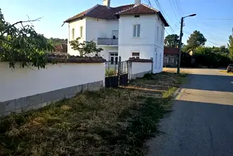 Къща във Враца, с. Хайредин