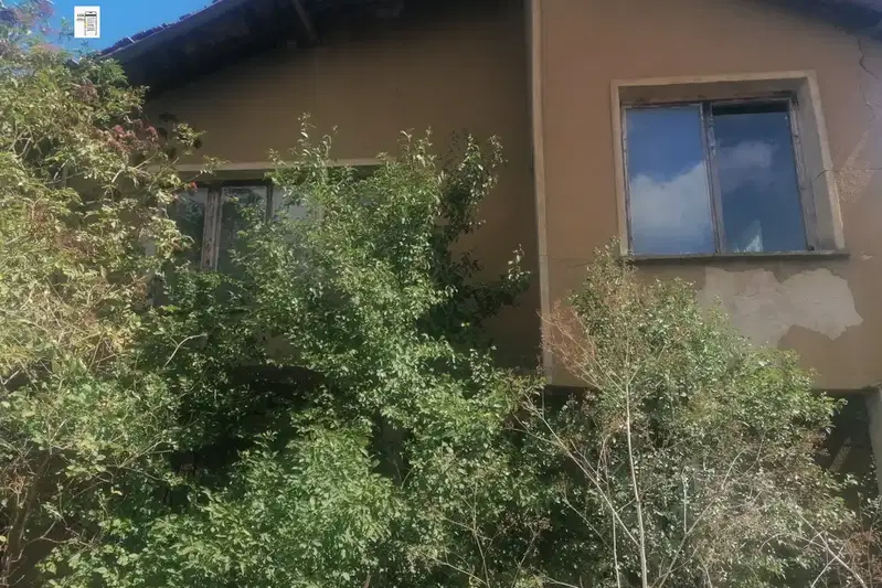 House in Oblast Dobrich, Kozloduici