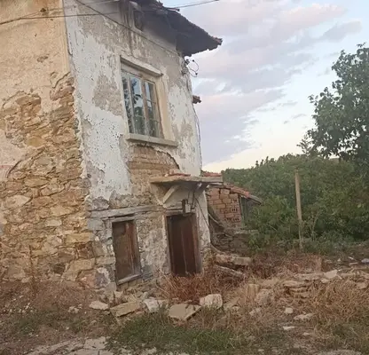 Снимка 2 — Къща с двор в село Люляк, област Стара Загора