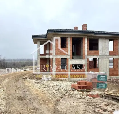 Снимка 5 — Просторна къща с 3 спални и гараж в с. Марково