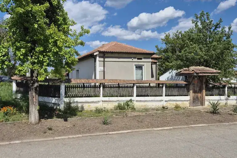 House in Oblast Dobrich, Smolnica