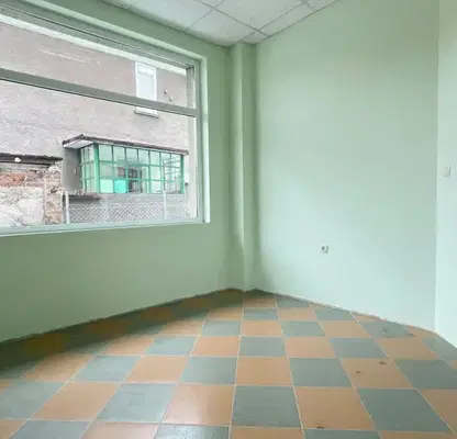 Photo 2 — Office in Oblast Montana, Lom