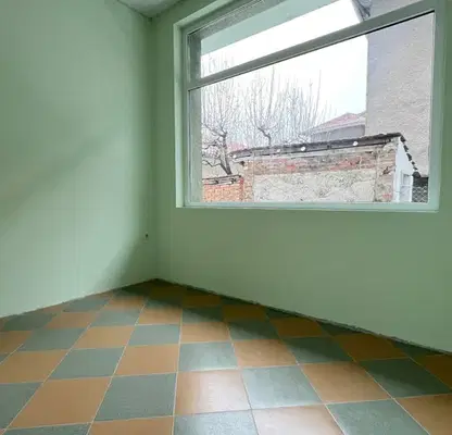 Photo 3 — Office in Oblast Montana, Lom