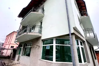 Офис в Монтана, Лом