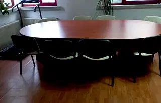 Офис в София, Белите брези