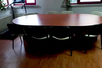 Офис в София, Белите брези