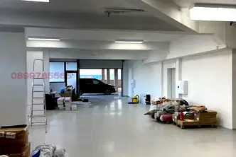 Склад във Варна, Владислав Варненчик 1