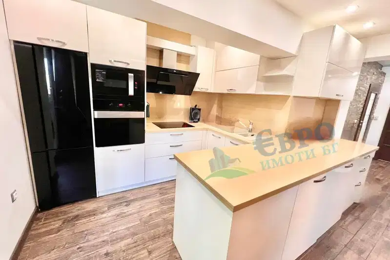 4-bedroom apartment in Stara Zagora, Ayazmoto