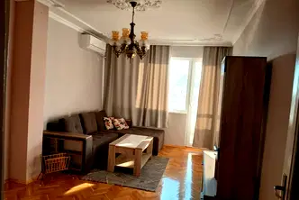 Многостаен апартамент във Варна, Център