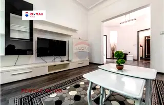 Просторен 4-стаен апартамент в Центъра на Варна с балкон