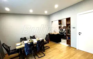 Многостаен апартамент във Варна, Център