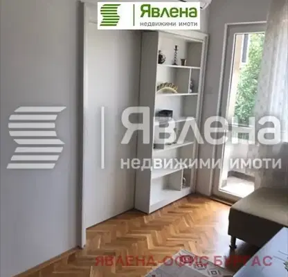 Снимка 4 — Многостаен апартамент в Бургас, Център