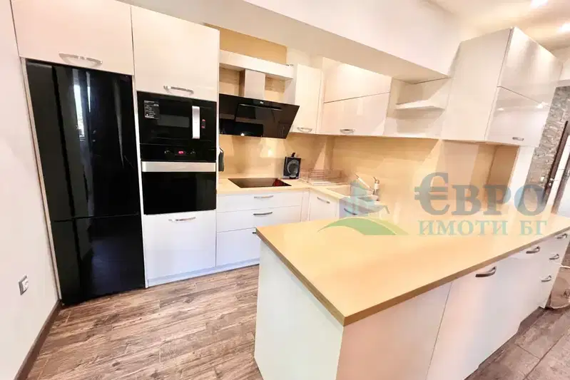 4-bedroom apartment in Stara Zagora, Centyr