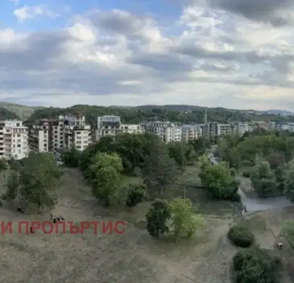 Снимка 4 — Многостаен апартамент във Велико Търново, Център