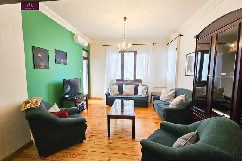 4-bedroom apartment in Sofiya, Centyr