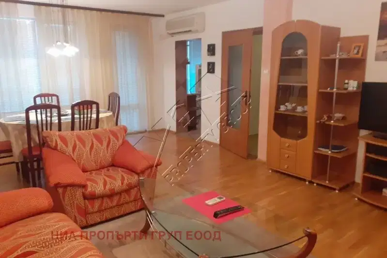 4-bedroom apartment in Burgas, Centyr